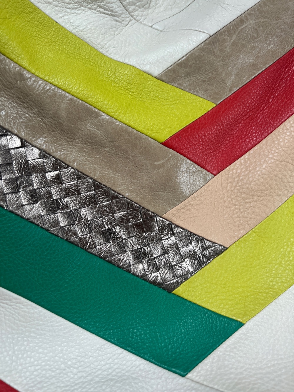 Elliott Lucca Vintage Multi Color Chevron Shoulder Bag - Picture 3 of 6